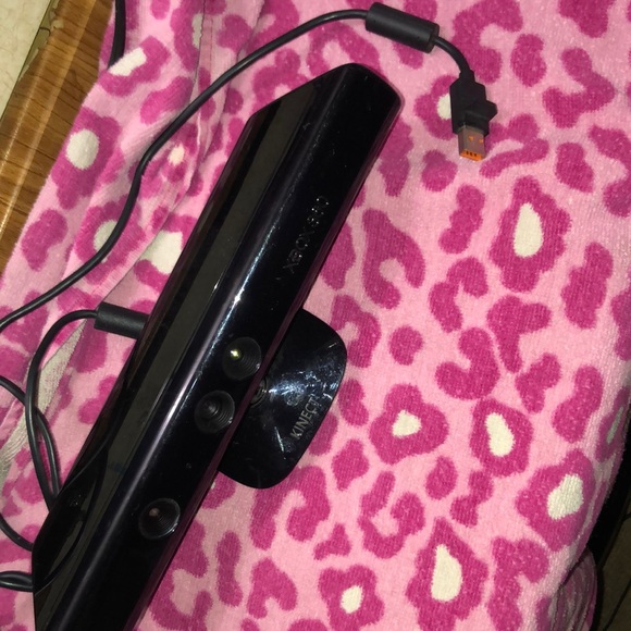 Xbox360 Kinect - Picture 1 of 4